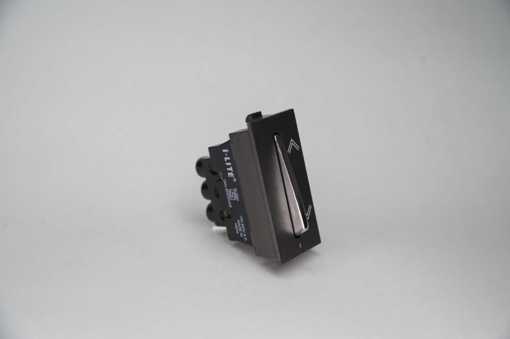 10AMP 2WAY SWITCH CHROME