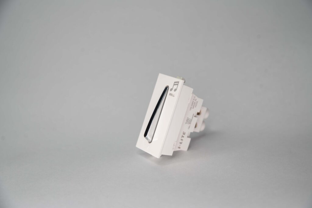 10AMP BELL PUSH CHROME