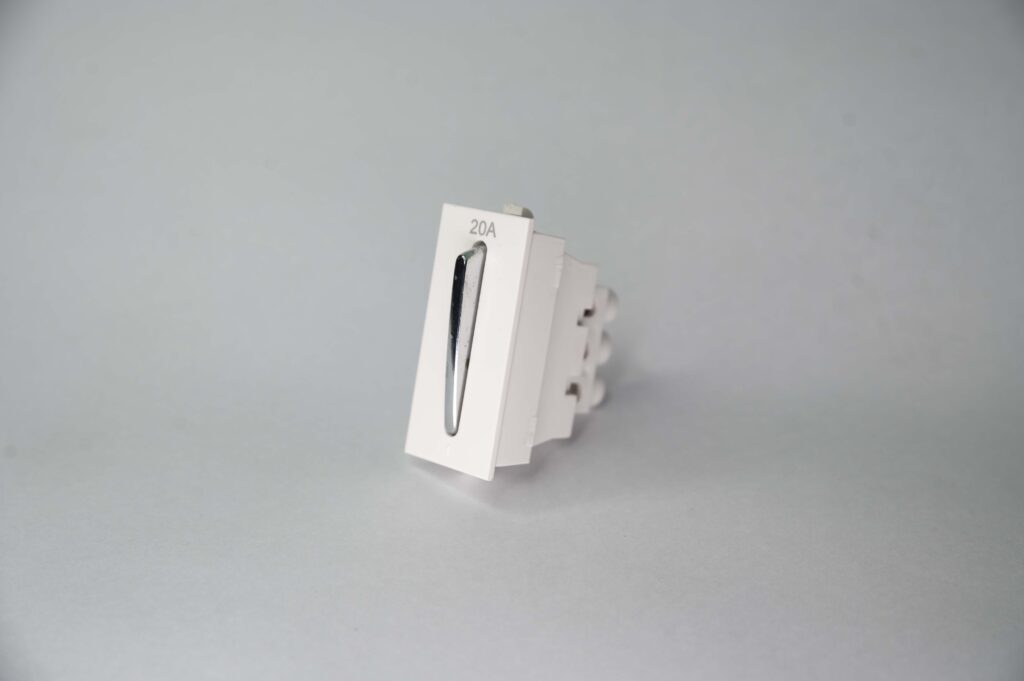 20AMP 2WAY SWITCH CHROME